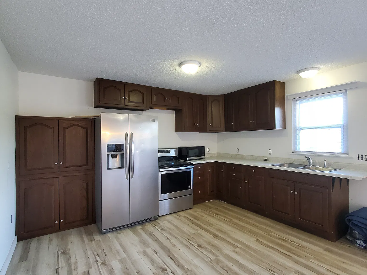 2 bed, 1418 sqft, $1,050 — Photo 3