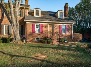300 Chippendale Cir, Lexington, KY 40517