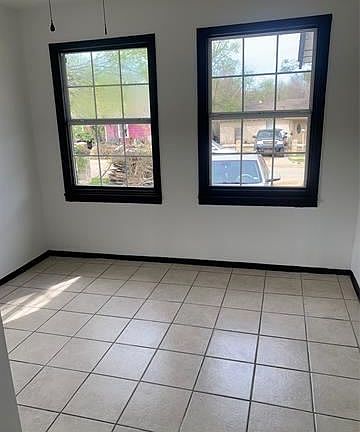 4th image of 3812 Chickasaw Ave