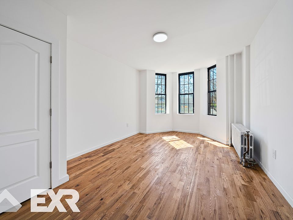 1st image of 987 Lafayette Ave #1E