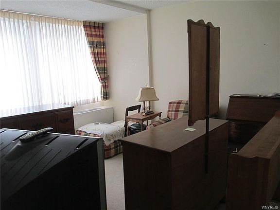 4th image of 1088 Delaware Ave APT 2A