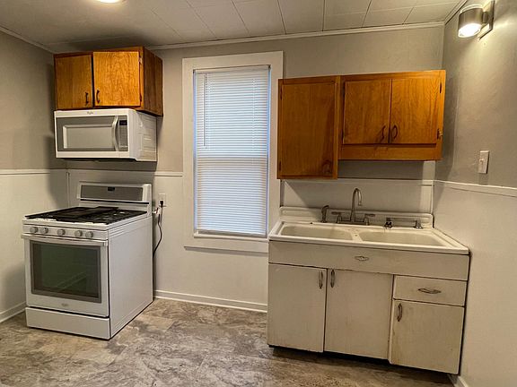 3rd image of 1372 E 41st St #1