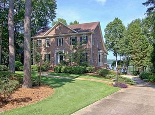 241 Shoreline Cir, Newnan, GA 30263