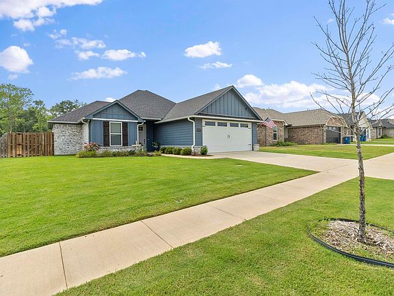3rd image of 1002 Gavin Dr