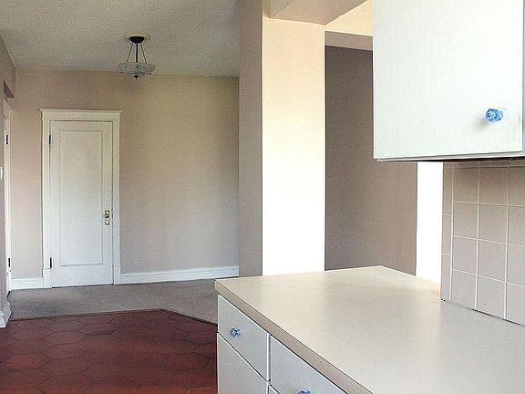 3rd image of 4501 Maryland Ave #609