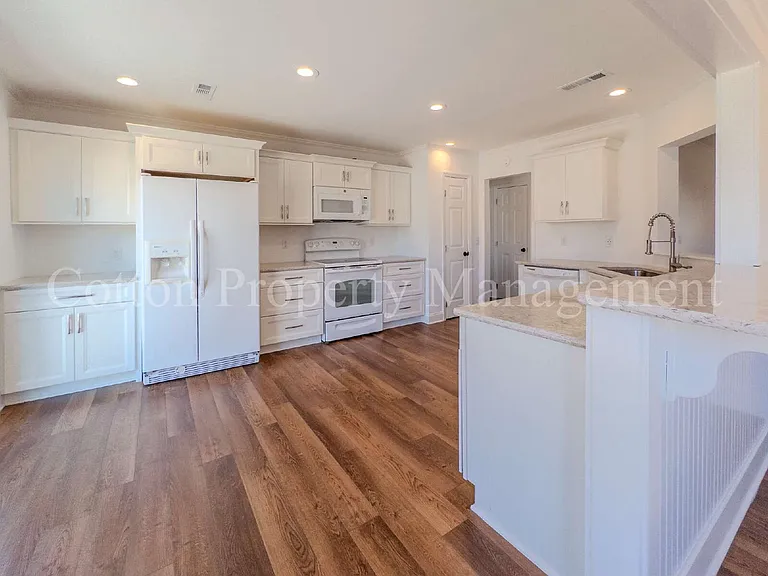 7106 Haven Way — Photo 10