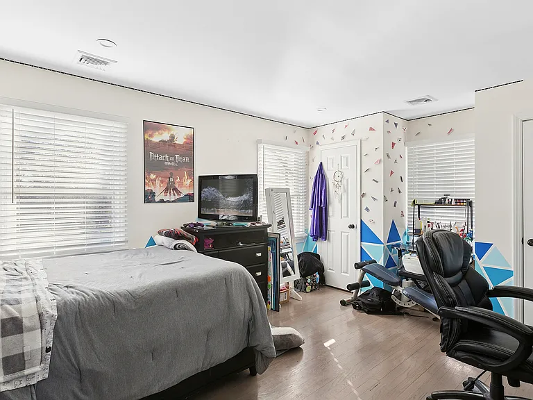 9 Seaside Ave — Photo 17