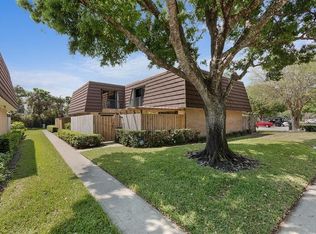 2218 22nd Ln, Palm Beach Gardens, FL 33418