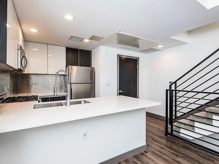 8621 Ramsgate Ave — Photo 4
