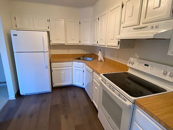 3rd image of 255 Strawberry Hill Ave #4D