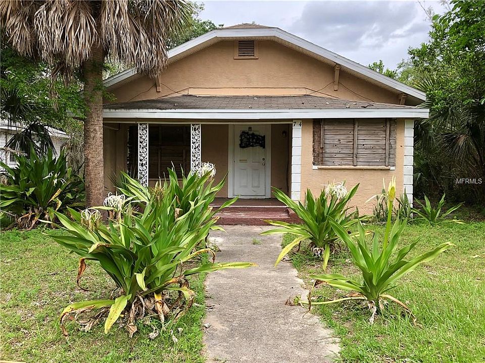 1st image of 704 Park Dr