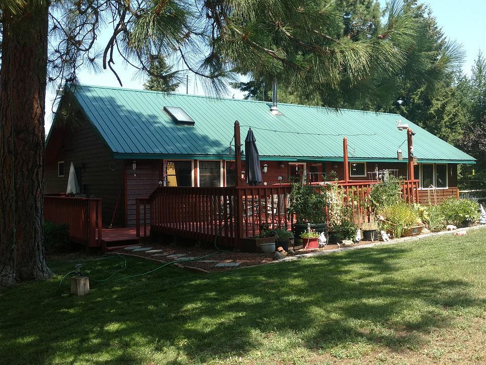 Enjoy the sun and solitude from the huge front deck