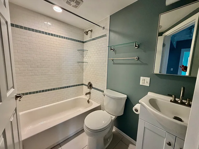 1030 Mound St — Photo 7