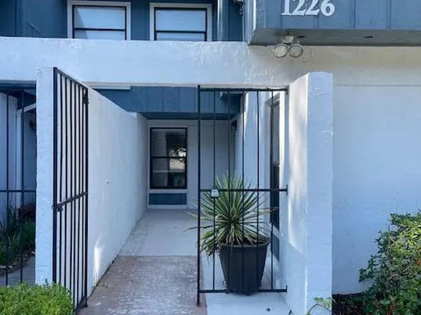1226 MAYPORT LANDING Circle, Jacksonville, FL 32233