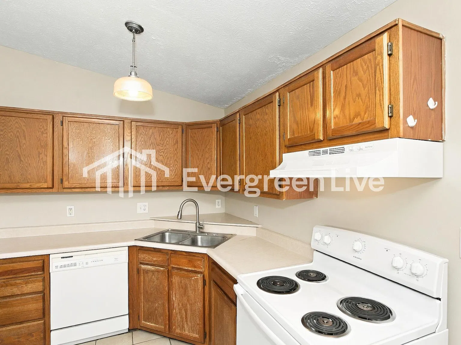 3 bed, 2.0 bath, 1752 sqft, $1,695 — Photo 4