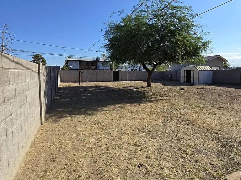 2230 E Beverly Ln — Photo 21