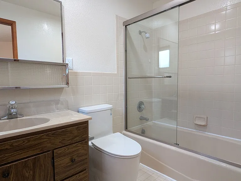 1702 Walnut St — Photo 7