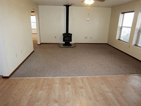 5th image of 14 Sandhill St