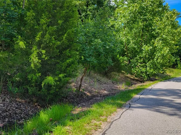 809 Muirfield Dr, Sunrise Beach, MO 65079