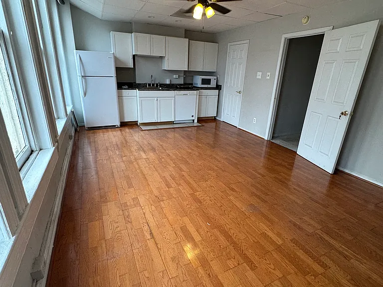 1208 Hull St #2 — Photo 5