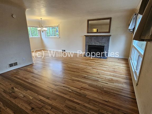 2nd image of 353 Eldorado Ave
