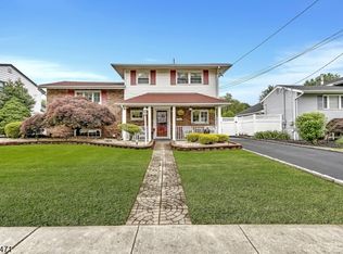 108 Brentwood Rd, Raritan, NJ 08869