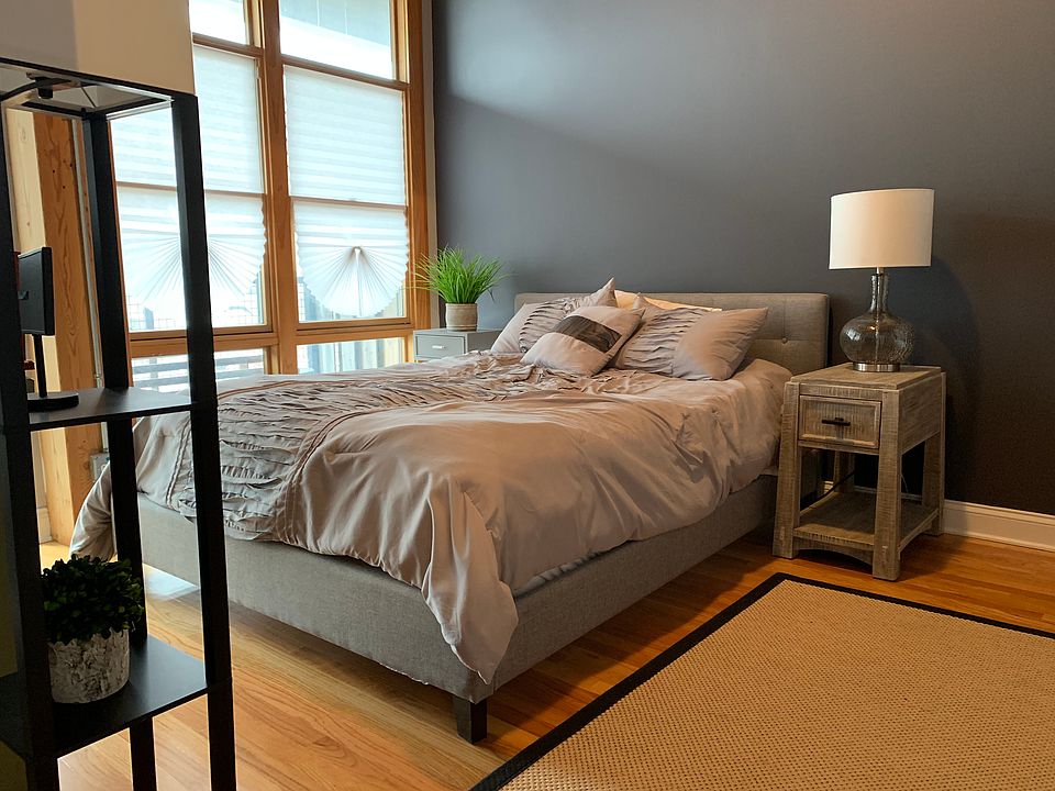 1st image of 3637 N Spaulding Ave APT 0402