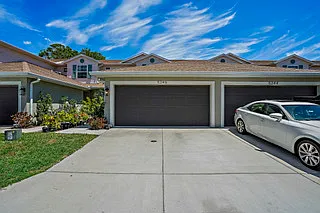 5246 Neil Dr — Photo 3