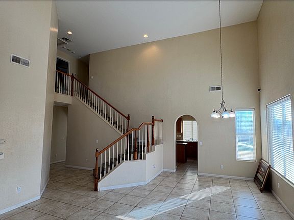 4th image of 3235 W Elowin Ave