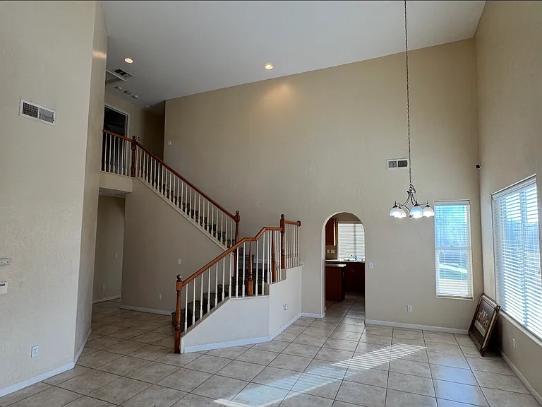 3235 W Elowin Ave — Photo 4