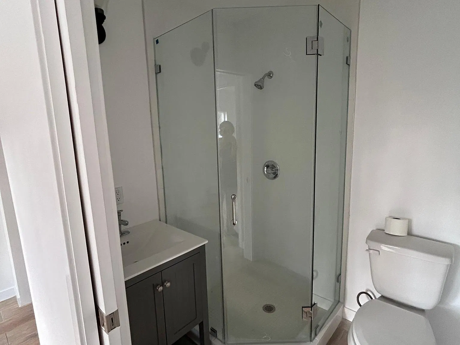 1 bed, 360 sqft, $2,000 — Photo 4