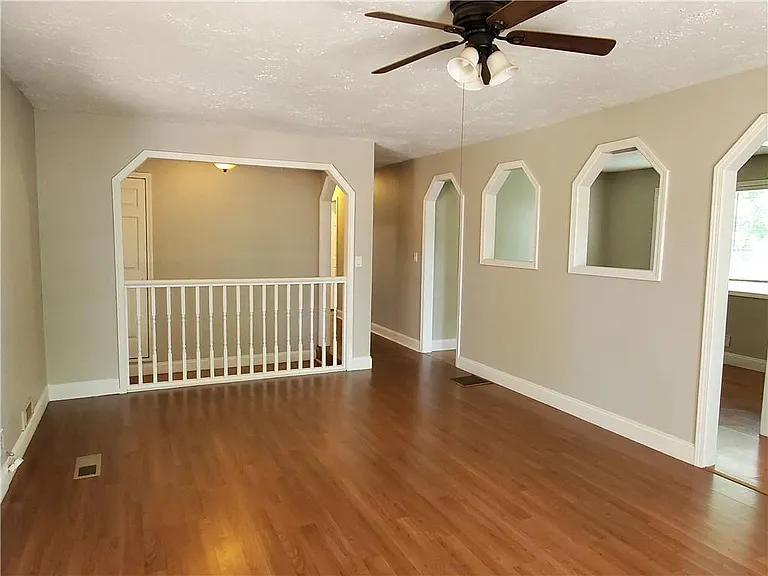 931 Auburn Rd — Photo 5