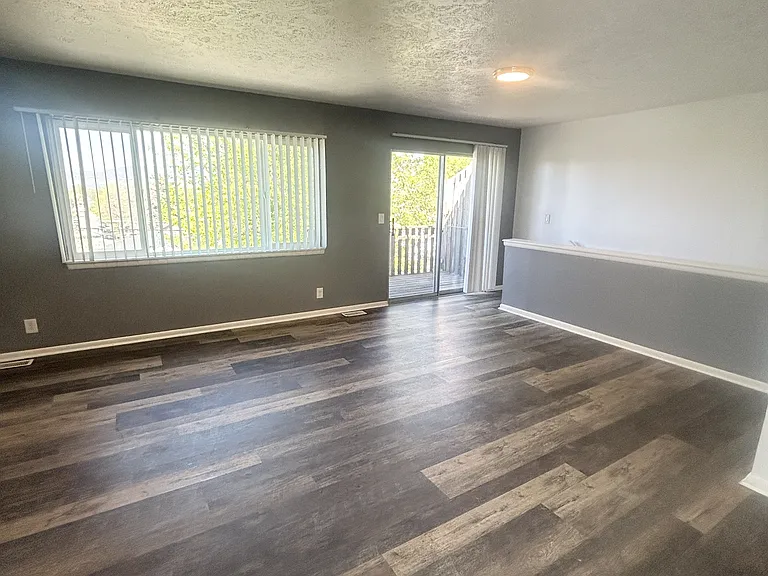 1719 E Fort Union Blvd — Photo 4