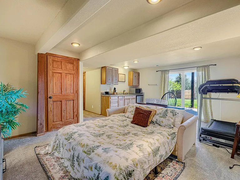 1443 Chesham Cir — Photo 35