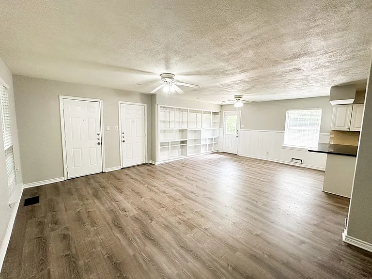 6461 Danbury Ln — Photo 19