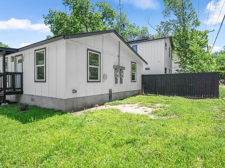 45 Anthony St #B — Photo 21