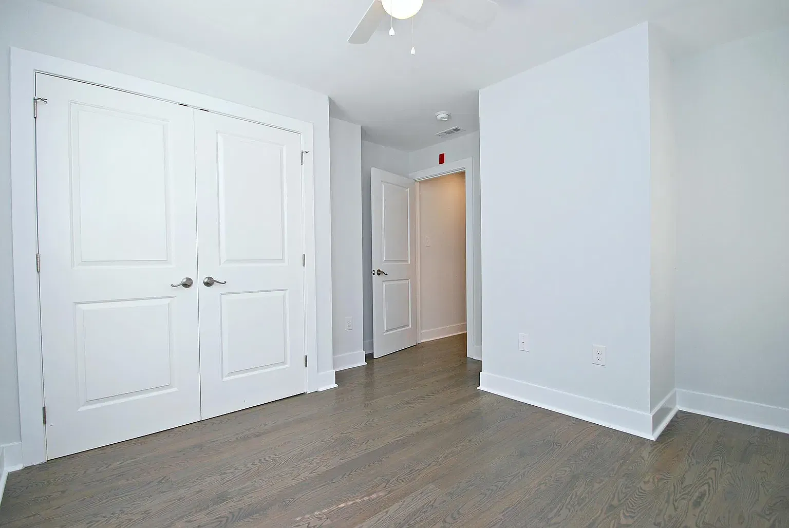 2 bed, 1000 sqft, $1,750 — Photo 3