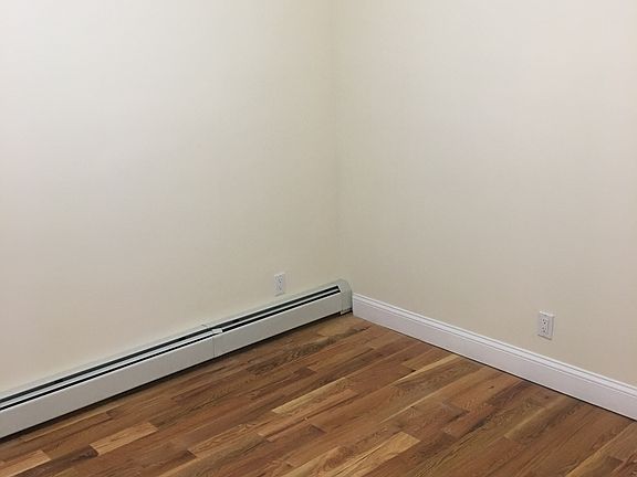 3rd image of 1500 E 222nd St