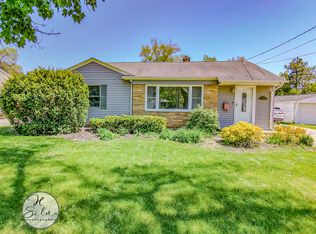 401 Linn Ave, Crystal Lake, IL 60014