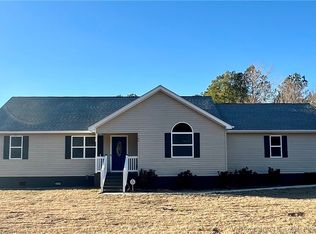 145 Oakwood Heights Dr, Lumberton, NC 28358