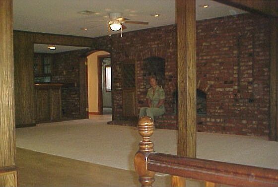 Family room, wet bar, blt in bbq