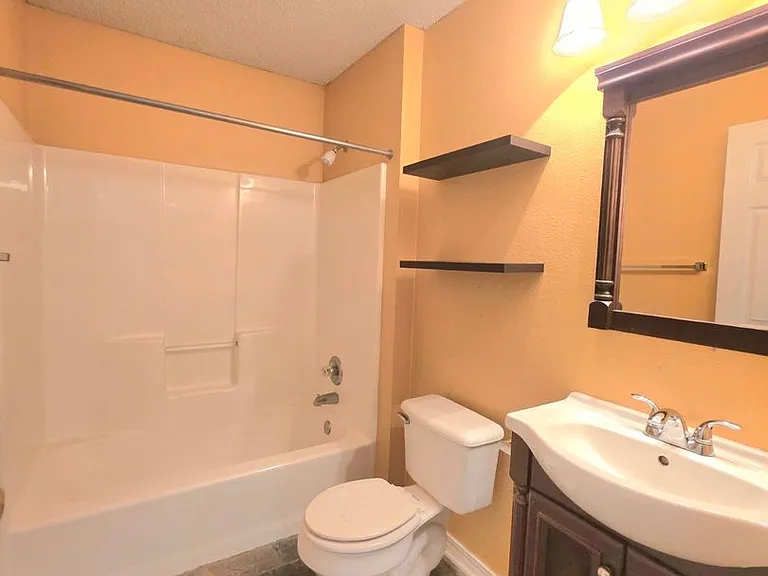 1059 Simpson St — Photo 16