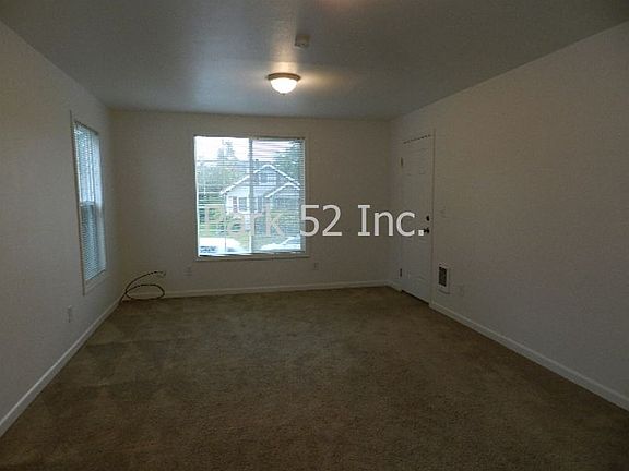 3rd image of 5237 Yakima Ave #B