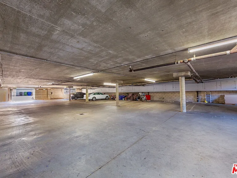 5848 Hazeltine Ave #10 — Photo 14