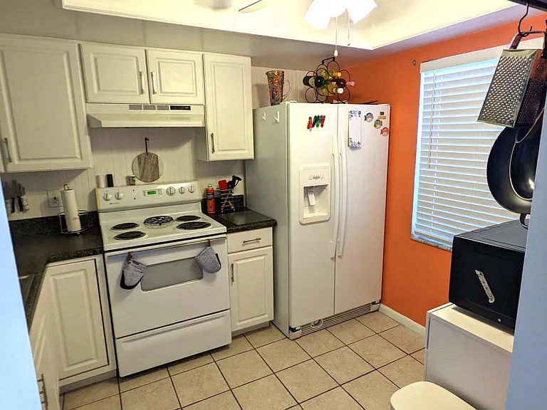 100 Grand Blvd — Photo 7