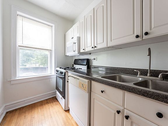 5th image of 1416 W Hutchinson St APT 1S
