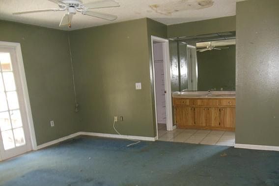 1st image of 325 Cherry Laurel Dr