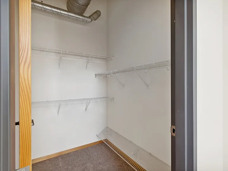 Boston Lofts — Photo 8