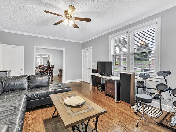 5th image of 107 Mimosa Dr