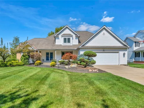 6301 Kenarden Dr, Highland Heights, OH 44143